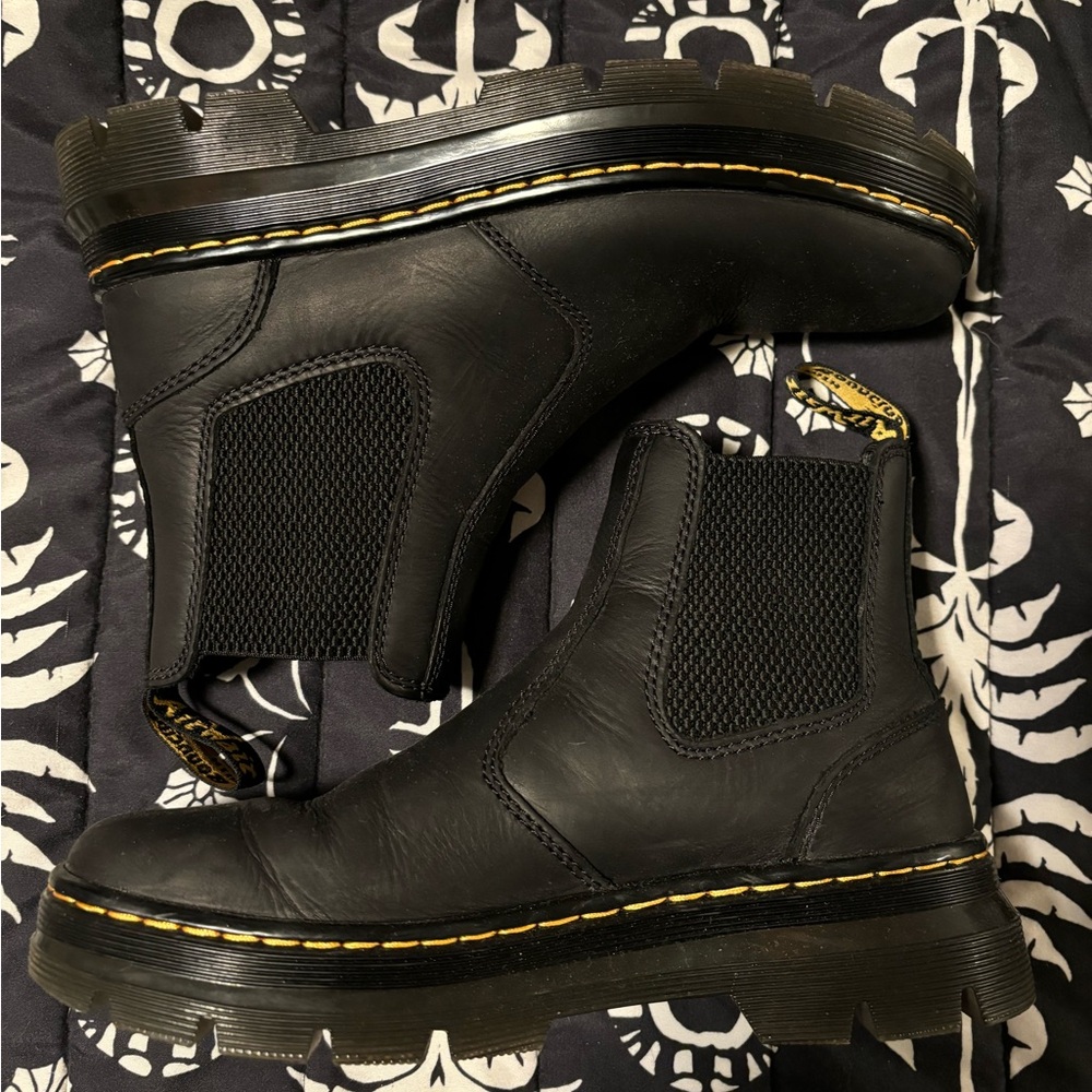 DR. MARTENS EMBURY CHELSEA BOOTS